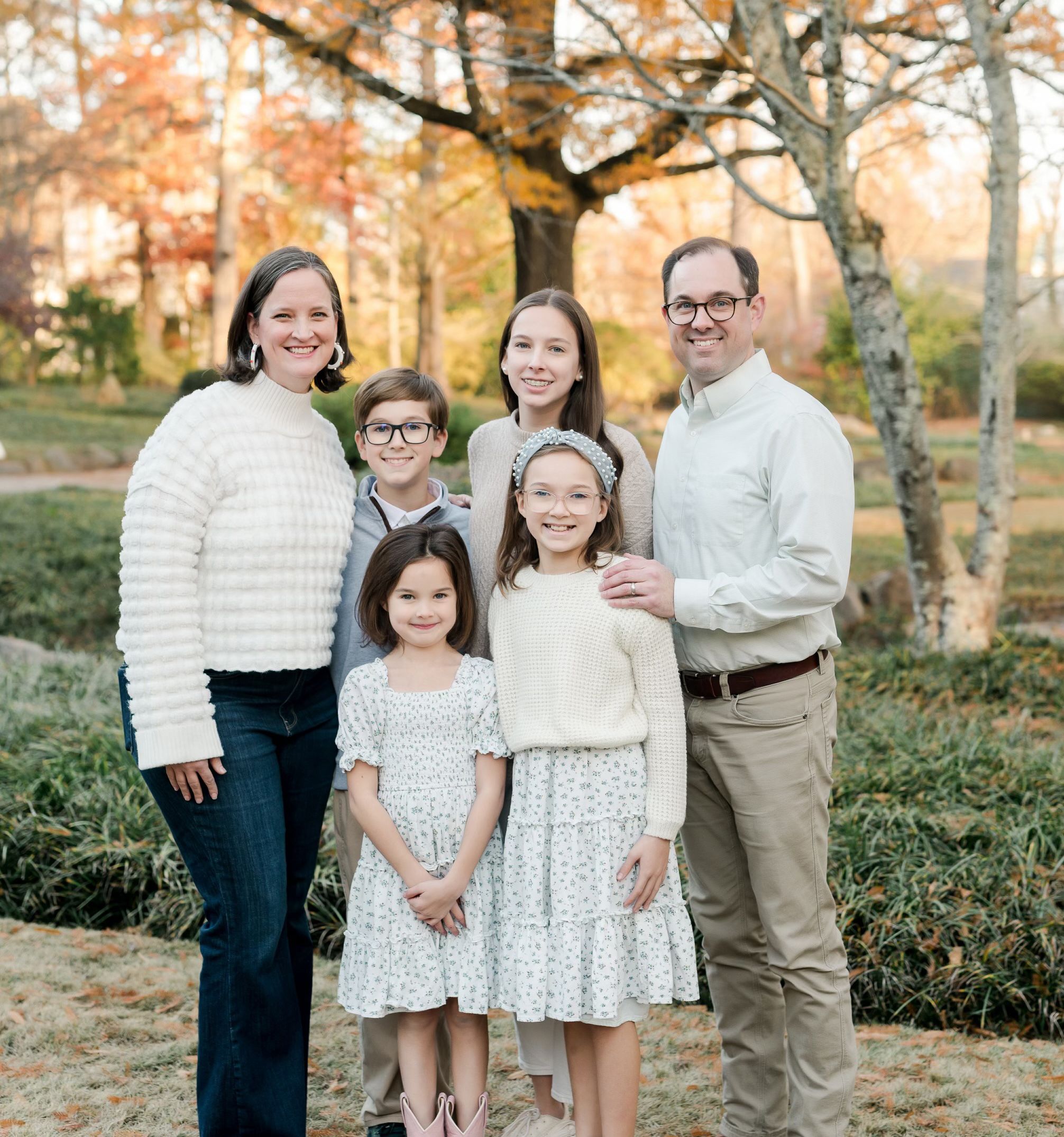 Riddle Family 6 people pose