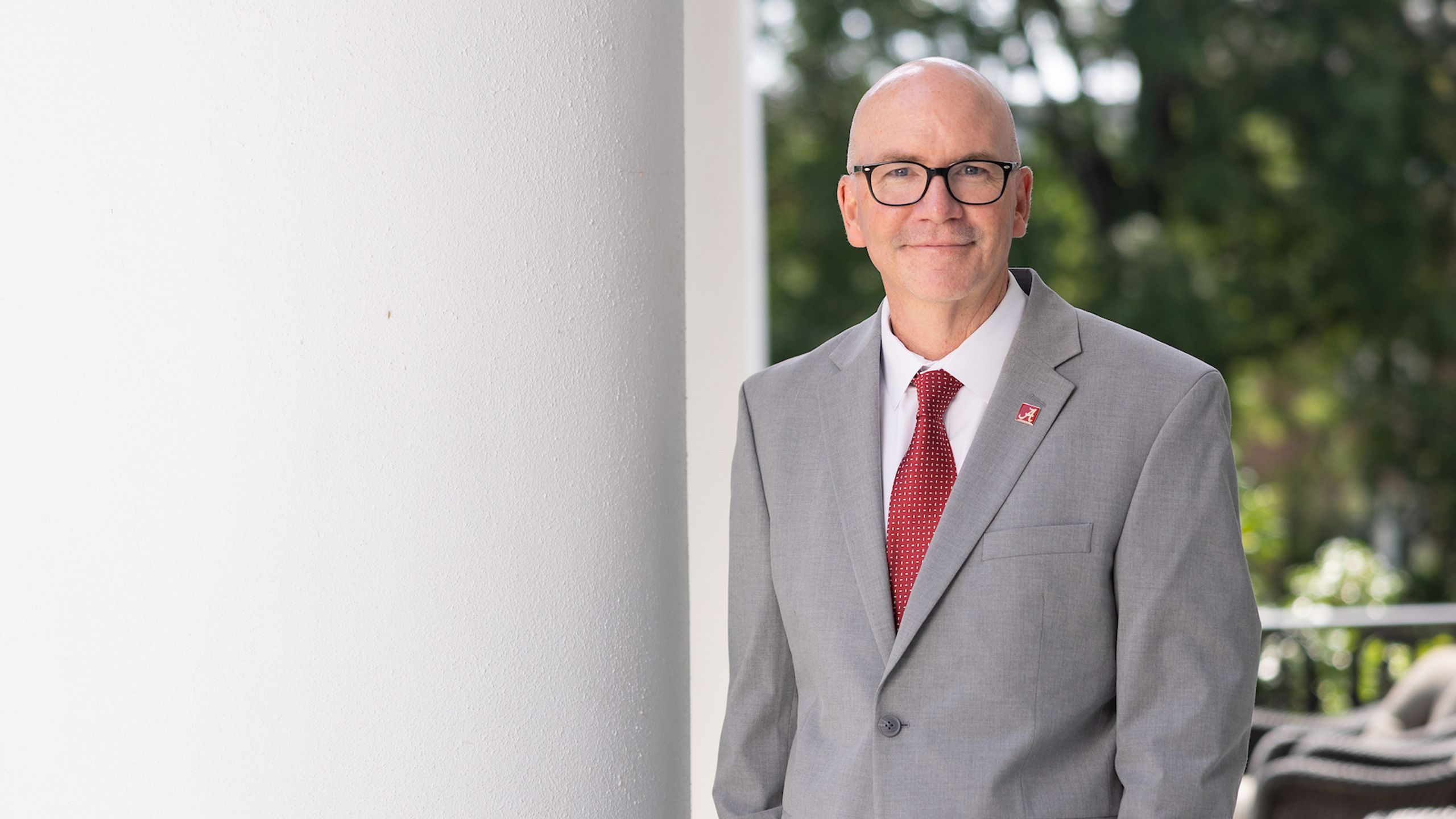 Staff portrait of Dr. Mohler